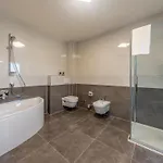 Villa Shaula - Five Bedroom With Pool,sauna And Gym *