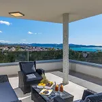 Shaula - Five Bedroom With Pool,sauna And Gym Villa Šibenik