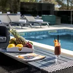 Shaula - Five Bedroom With Pool,sauna And Gym Villa