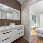 Villa Shaula - Five Bedroom With Pool,sauna And Gym *