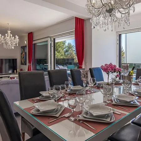 Shaula - Five Bedroom With Pool,sauna And Gym Villa *