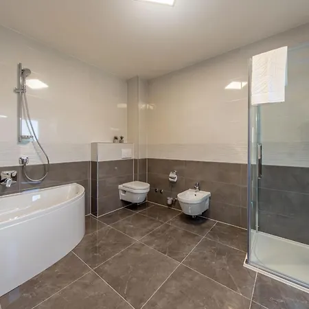 빌라 Shaula - Five Bedroom With Pool,sauna And Gym *