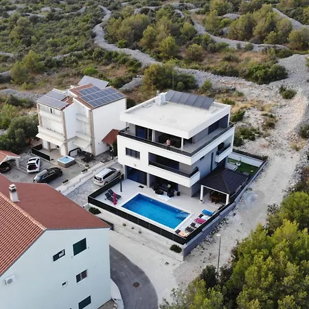 Shaula - Five Bedroom With Pool,sauna And Gym *