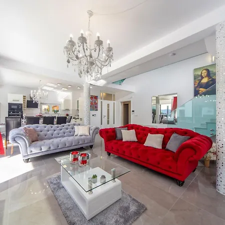 Shaula - Five Bedroom With Pool,sauna And Gym Šibenik