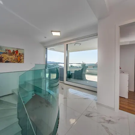 Shaula - Five Bedroom With Pool,sauna And Gym 빌라