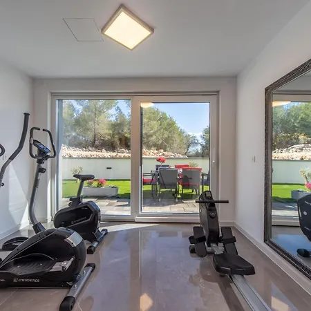 Shaula - Five Bedroom With Pool,sauna And Gym 빌라 *