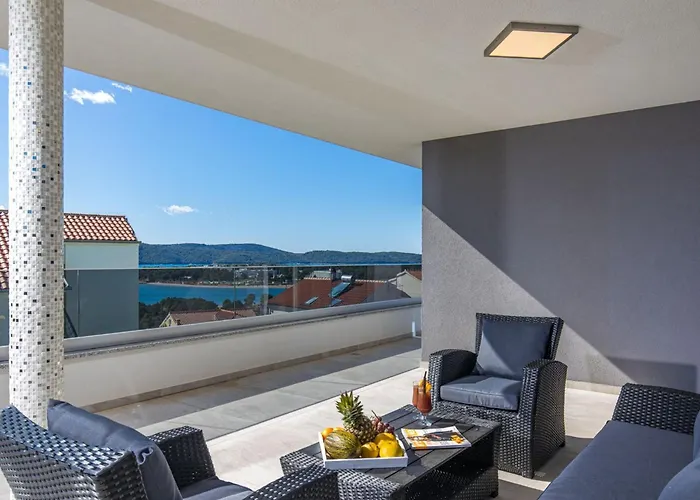 Villa Shaula - Five Bedroom With Pool,sauna And Gym *