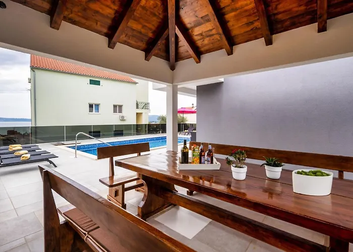 Shaula - Five Bedroom With Pool,sauna And Gym Villa Šibenik