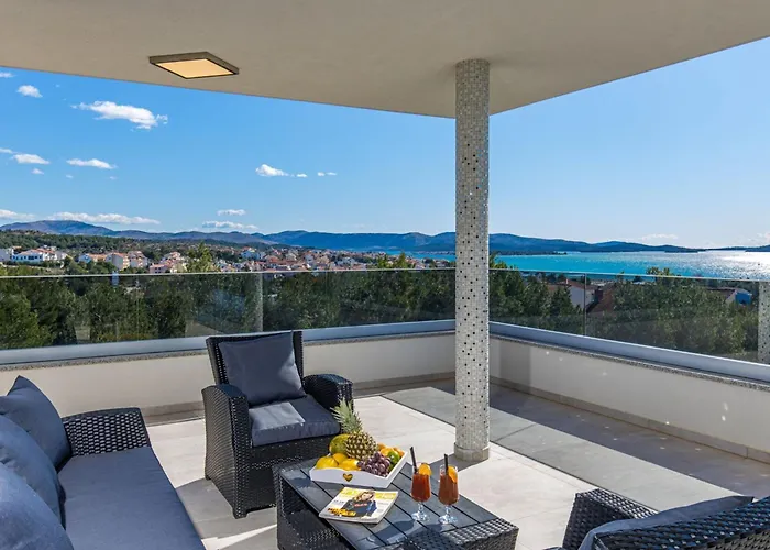 Shaula - Five Bedroom With Pool,sauna And Gym Villa Šibenik