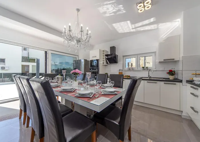 Shaula - Five Bedroom With Pool,sauna And Gym Villa Šibenik