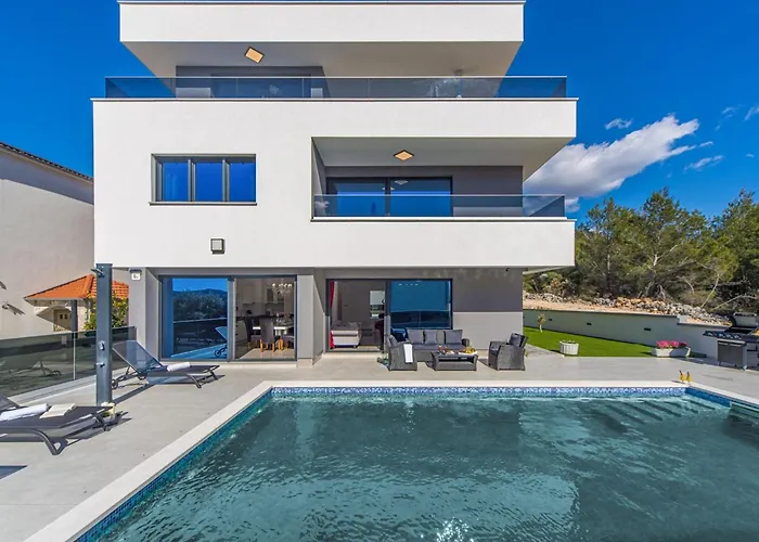 Shaula - Five Bedroom With Pool,sauna And Gym *