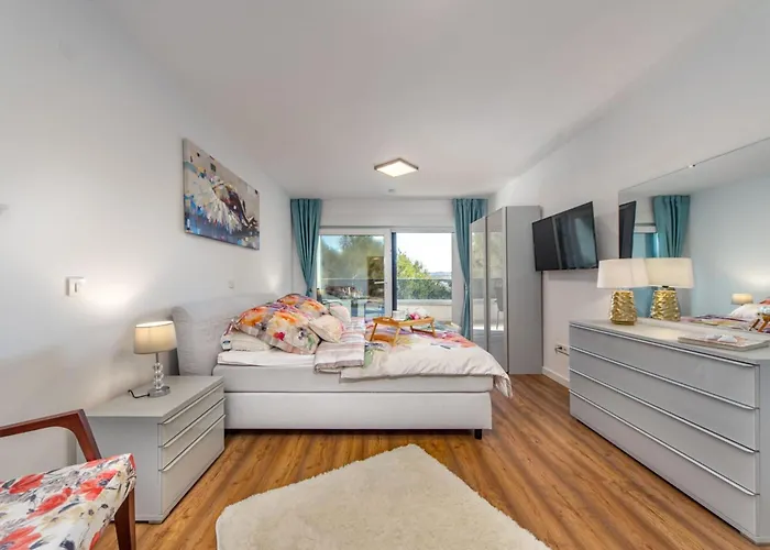 Shaula - Five Bedroom With Pool,sauna And Gym Šibenik