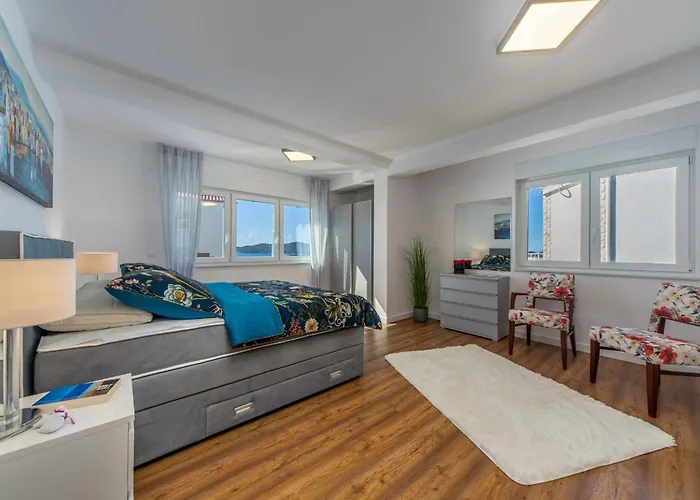 Shaula - Five Bedroom With Pool,sauna And Gym Villa