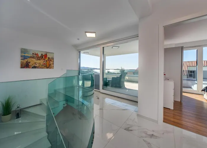 Shaula - Five Bedroom With Pool,sauna And Gym Villa