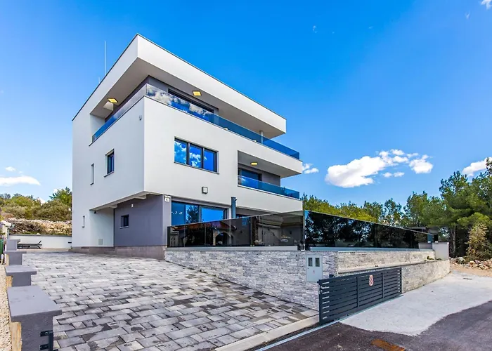 Shaula - Five Bedroom With Pool,sauna And Gym Villa Šibenik