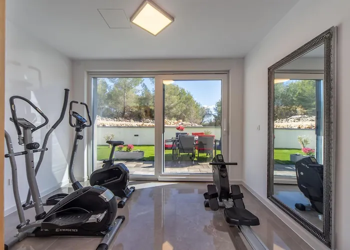 Shaula - Five Bedroom With Pool,sauna And Gym Villa *